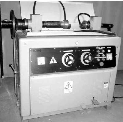 Рис. 1. Скамья HD 600 1960-х гг. для магнитопорошкового контроля